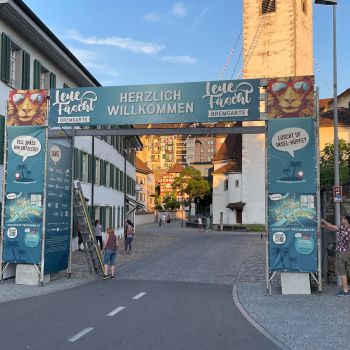 Foto der der Eingangstore zum Leuefäscht Foto der der Eingangstore zum Leuefäscht