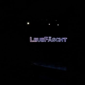 Nachtfoto des Fest-Namenszugs als Leuchtschrift. Nachtfoto des Fest-Namenszugs als Leuchtschrift.