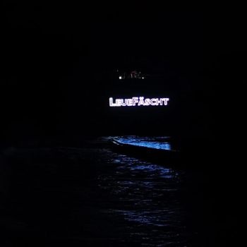 Nacht-Foto des Fest-Namenszugs als Leuchtschrift Nacht-Foto des Fest-Namenszugs als Leuchtschrift