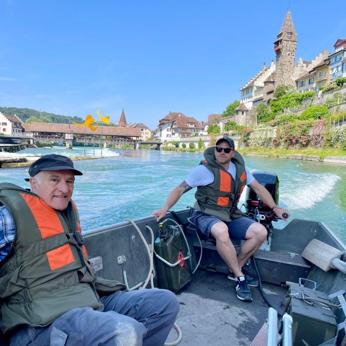 Foto der Montagearbeiten - Crew Foto der Montagearbeiten - Crew